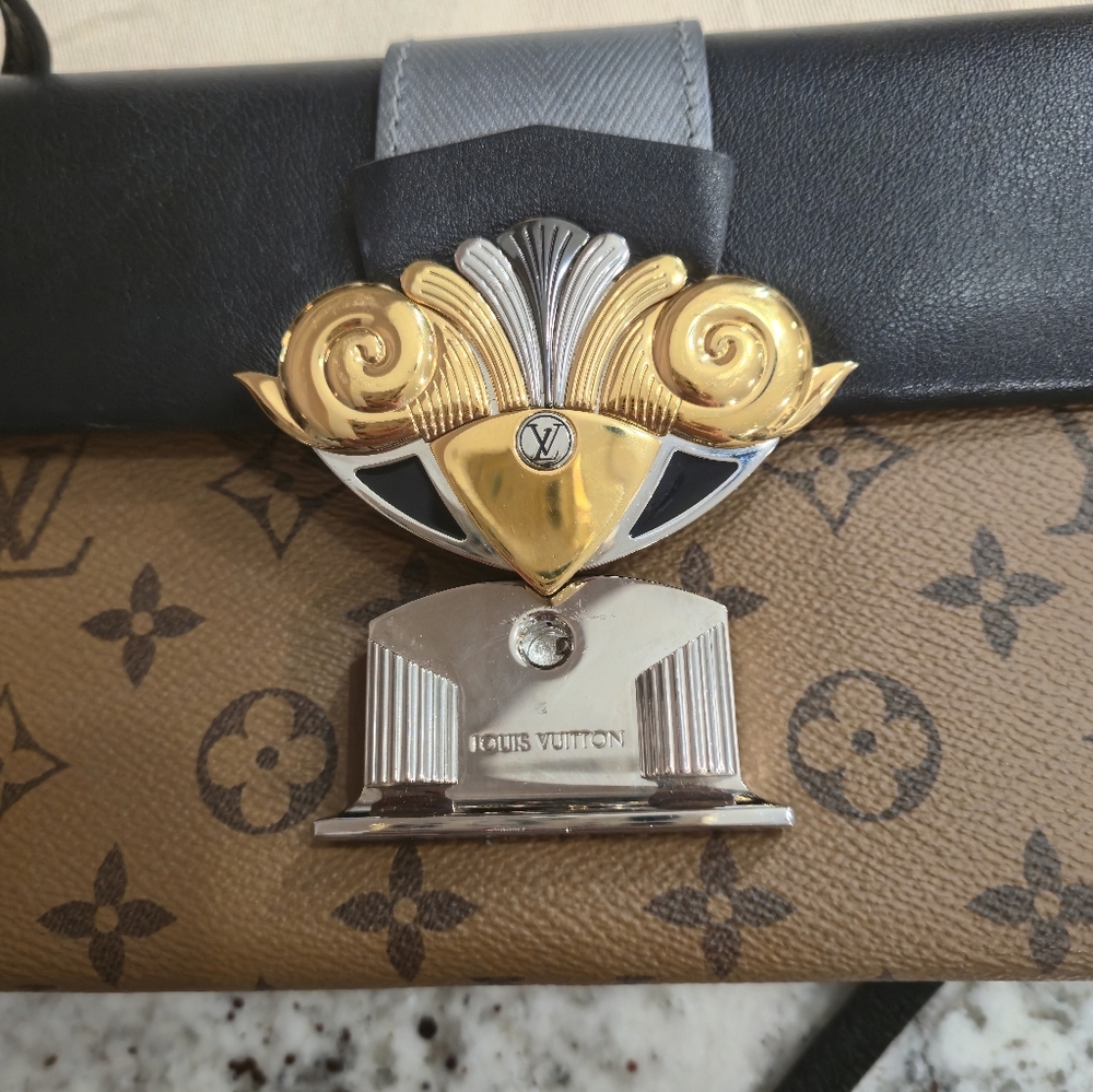 Louis Vuitton Monogram Reverse Column Pochette Cr… - image 9